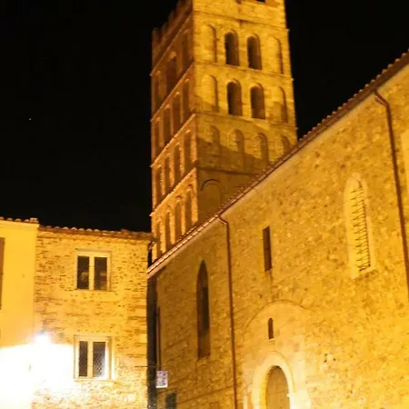 Сasa de vacaciones Maison Au Pied De La Cathedrale